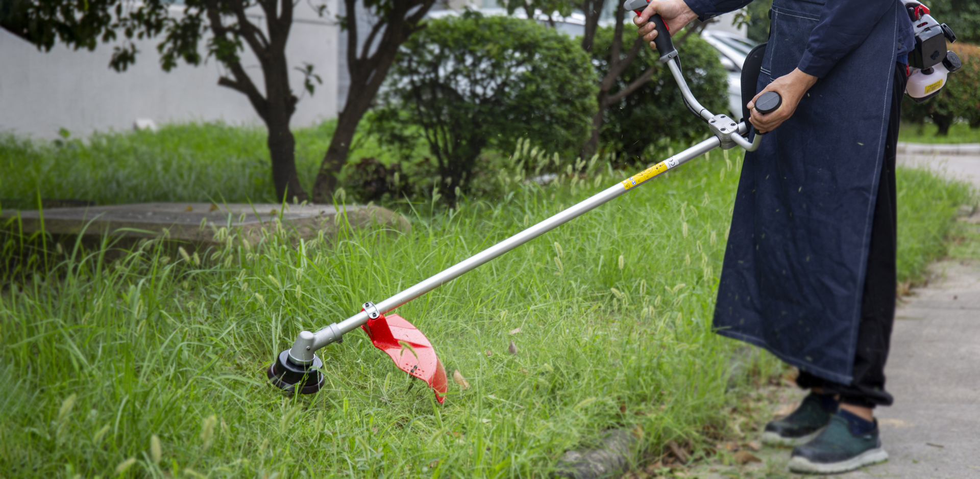 Konečný průvodce výběrem a údržbou profesionálních zahradních nástrojů